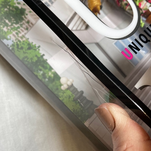 Londynn Fashion Doll with Pink and Gold Accessories - Picture 4 of 7